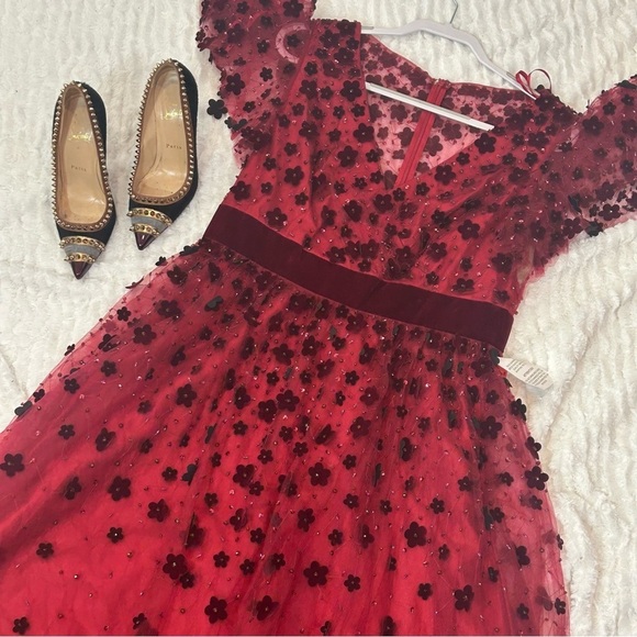 MAC DUGGAL Cranberry red Embellished Butterfly Sleeve Velvet Hem Midi Dress 12 - Picture 1 of 11